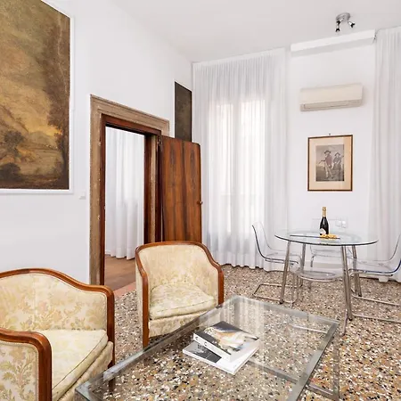 Ca' Foscolo Hotel apartamentowy 2*