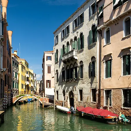 Ca' Foscolo 4* Venecia