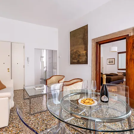 Ca' Foscolo Apartahotel