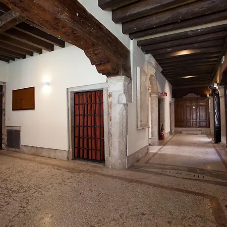 Ca' Foscolo Hotel apartamentowy