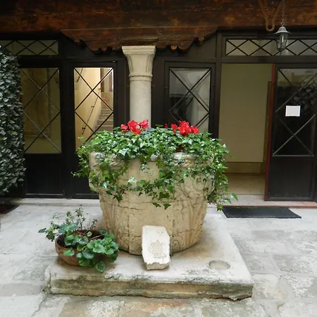 Ca' Foscolo Hotel apartamentowy