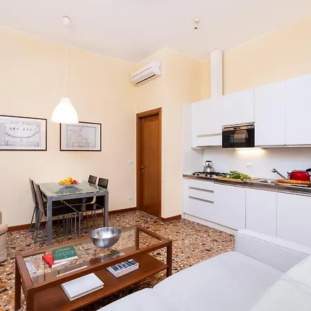 Ca' Foscolo Aparthotel 2*