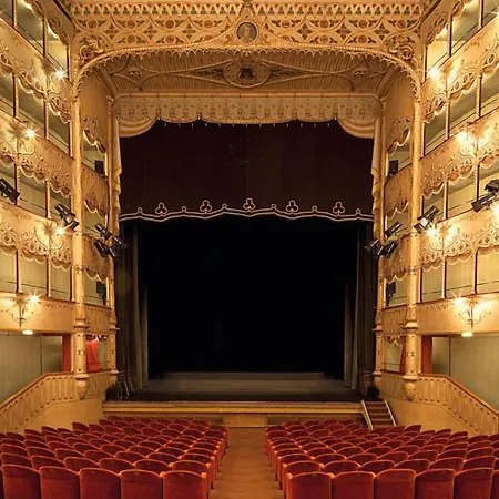 Ca' Foscolo 4* Venice