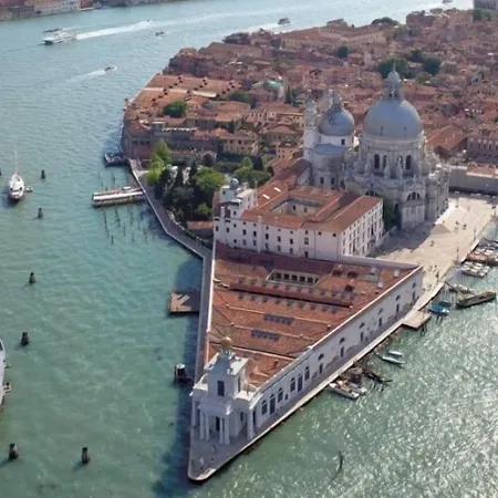 Aparthotel Ca' Foscolo 4*