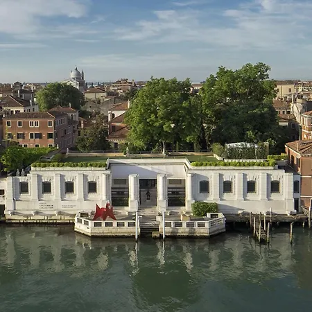 Ca' Foscolo Aparthotel