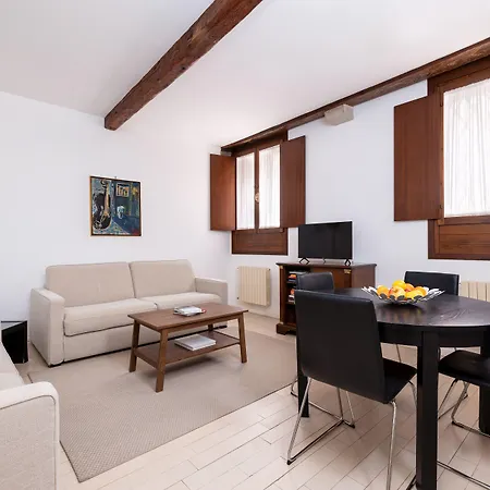 Ca' Foscolo Apart-hotel 4*