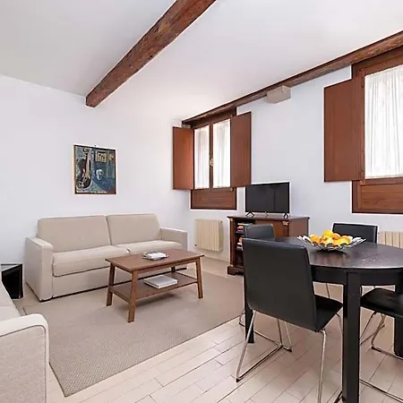 Ca' Foscolo Aparthotel 4*