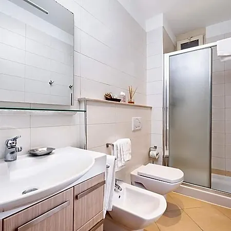 Ca' Foscolo Aparthotel 4*