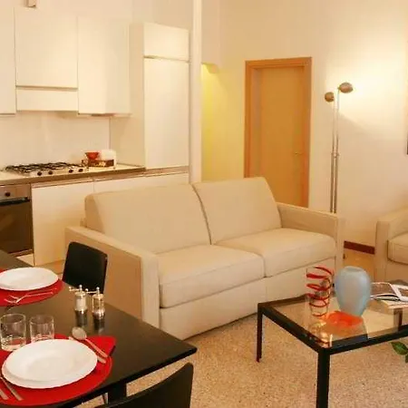 Ca' Foscolo Aparthotel 2*