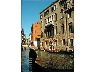 Ca' Foscolo 2* Venice