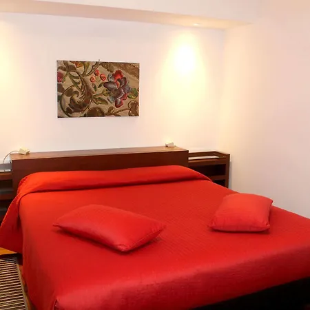 Ca' Foscolo Aparthotel 2*
