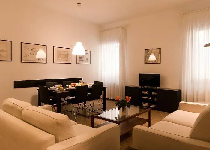 Ξενοδοχείο με διαμερίσματα Ca' Foscolo 4*