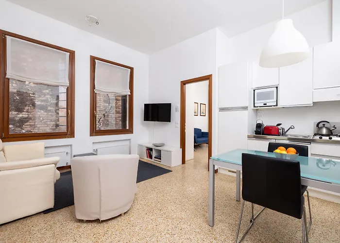 Ξενοδοχείο με διαμερίσματα Ca' Foscolo 4*