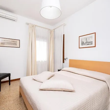 Ca' Foscolo 4* Benátky