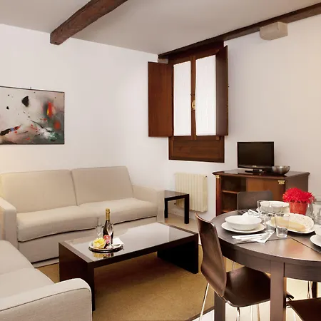 Ca' Foscolo Aparthotel