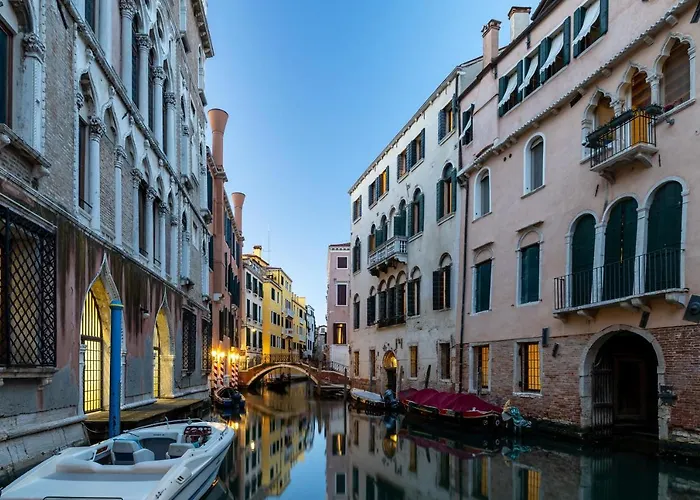 Ca' Foscolo Apartahotel Venecia